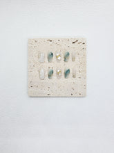 Elegant Emerald: Green Marbling Press-on Nails with Gilded Design Mani