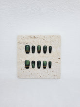 Galactic Green Aura: Magnetic Effect Press-on with Gold Band Instant Mani