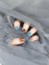 Lapis Wilderness: Dark Blue Short Nails with Leopard Prints Instant Mani