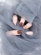 Vanilla Mocha Delight: Short Brown Diamond Pattern Nails Instant Mani AU