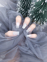 White Christmas: Shimmering White Press-on Nails with Crystal Instant Mani