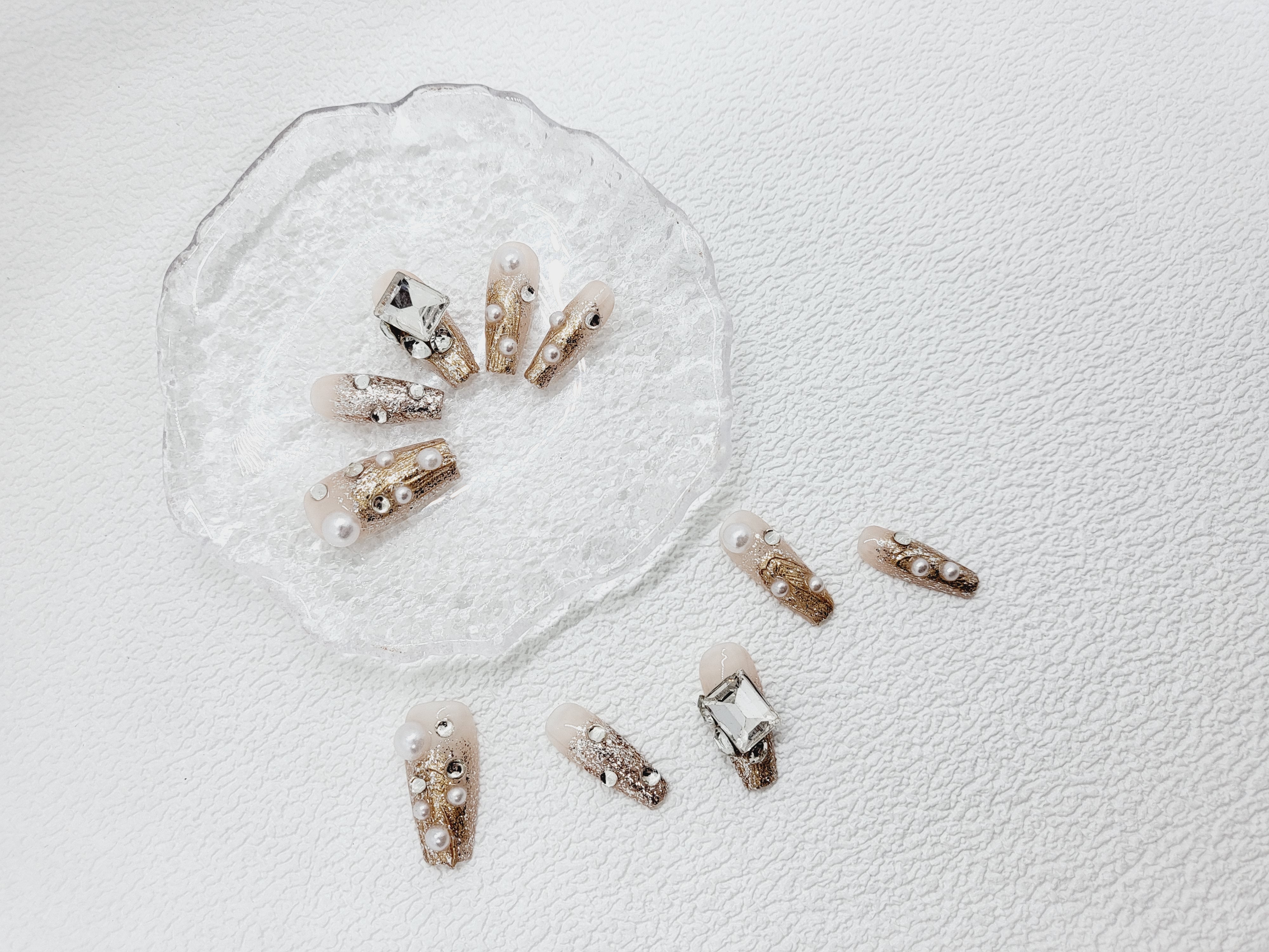 Pearlized Glamour: Luxe wedding Press on nails Salon-quality Mani AU
