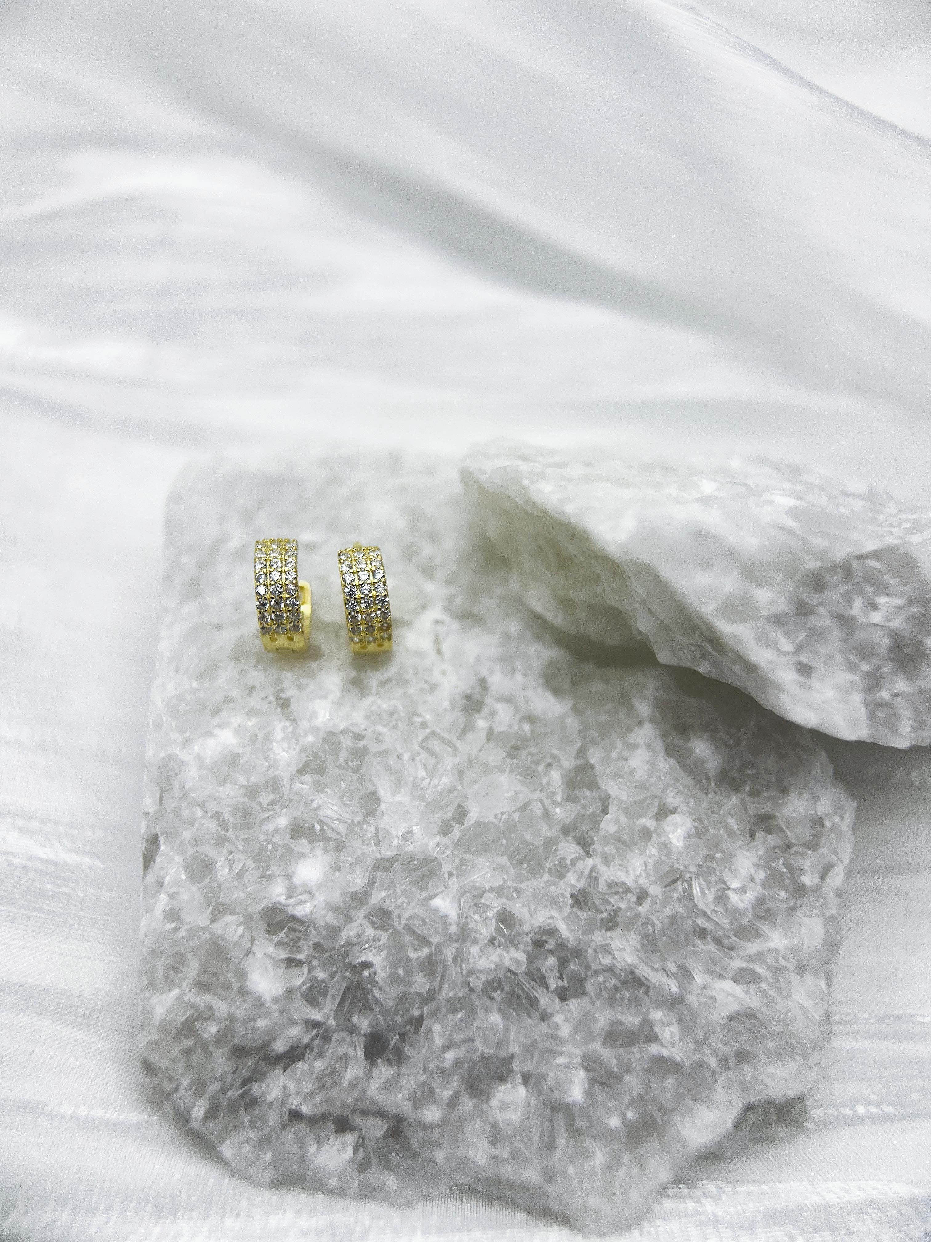 Triple Glitter Pavé Hoop Earrings: 18k Gold-plated Everyday Elegance